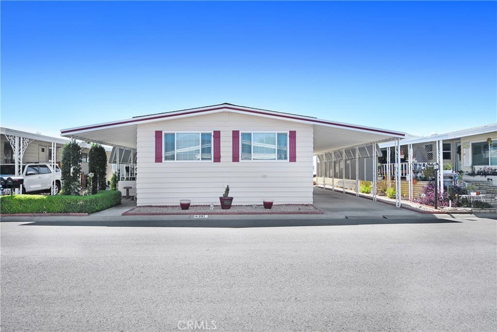 Home at 3800 Bradford 291, La Verne — photo 2 of 12