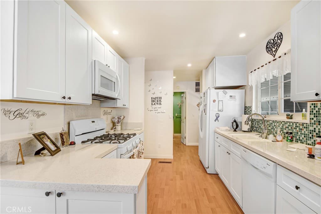 Home at 3800 Bradford 291, La Verne — photo 11 of 12