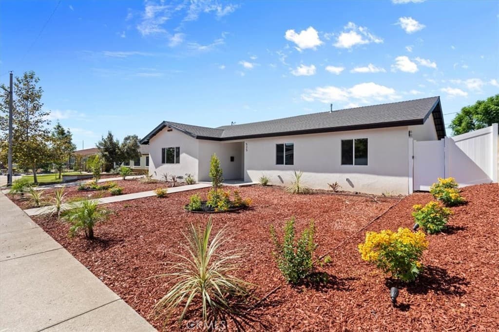 Home at 525 Fountain Springs, Glendora — photo 3 of 12