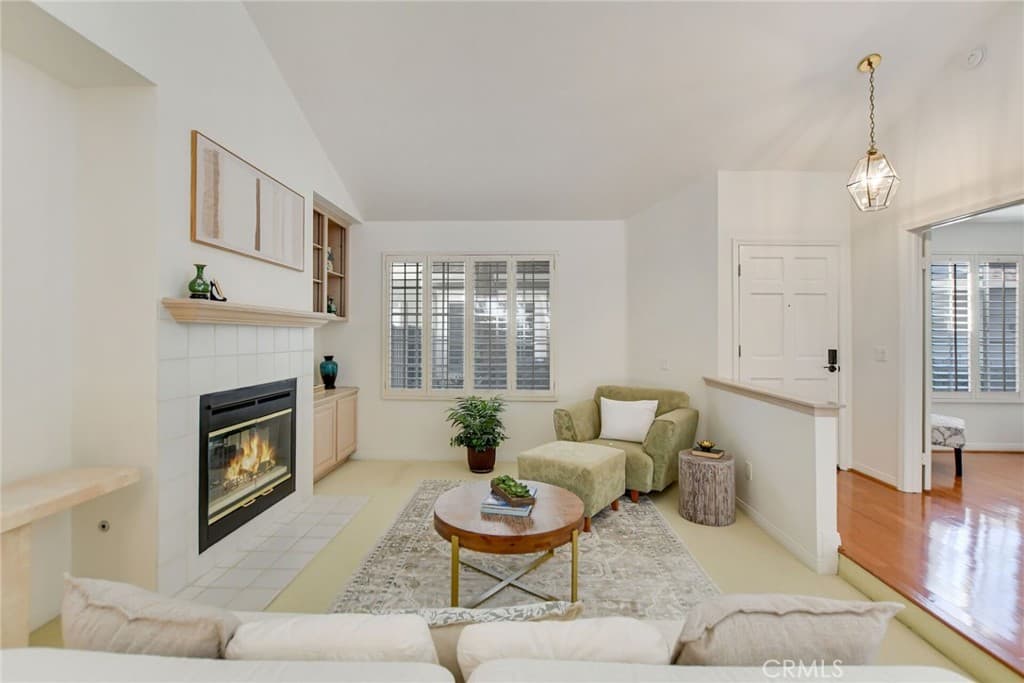 Townhouse at 978 Carson Court, San Dimas — photo 10 of 12