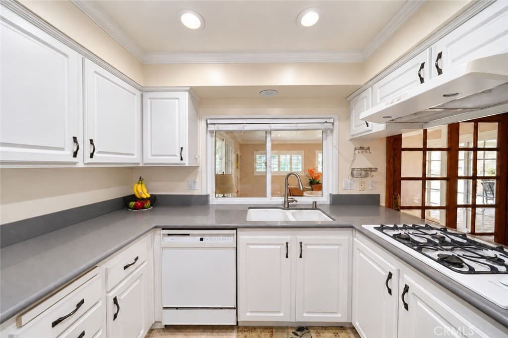 Home at 269 Mountain Crest Road, Duarte — photo 11 of 12
