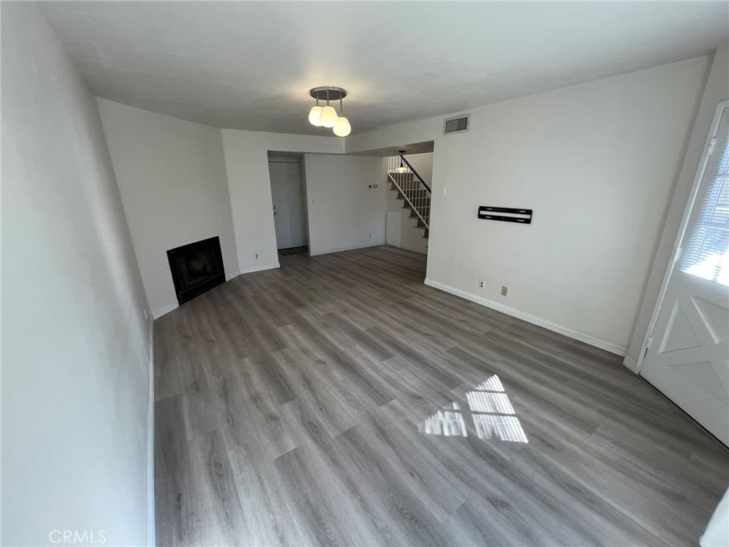 Condo at 181 W La Verne Avenue 11, Pomona — photo 5 of 12