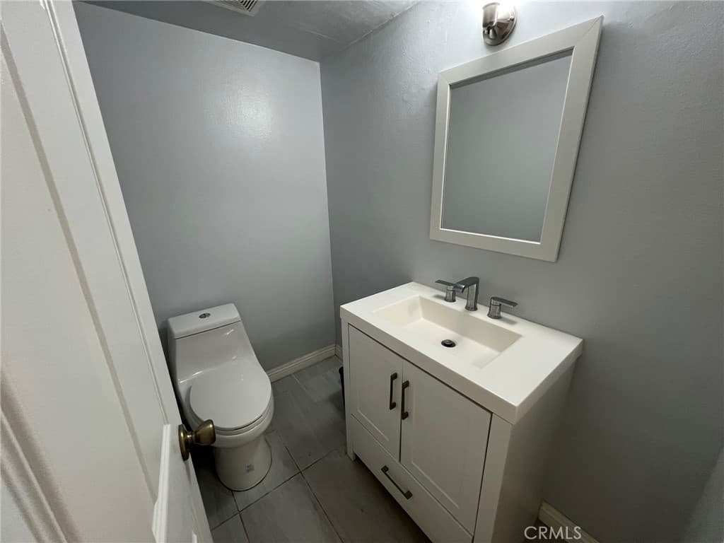 Condo at 181 W La Verne Avenue 11, Pomona — photo 9 of 12