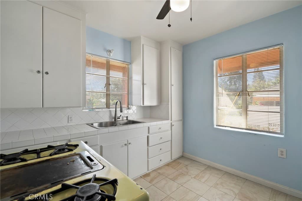 Home at 1565 N Palomares, Pomona — photo 12 of 12