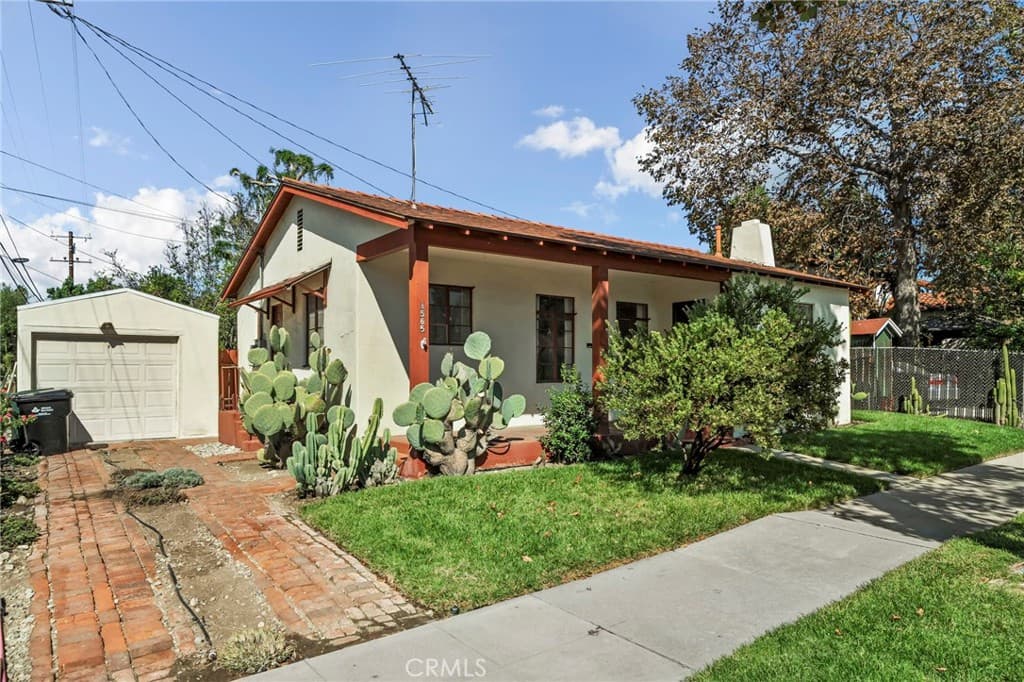 Home at 1565 N Palomares, Pomona — photo 3 of 12
