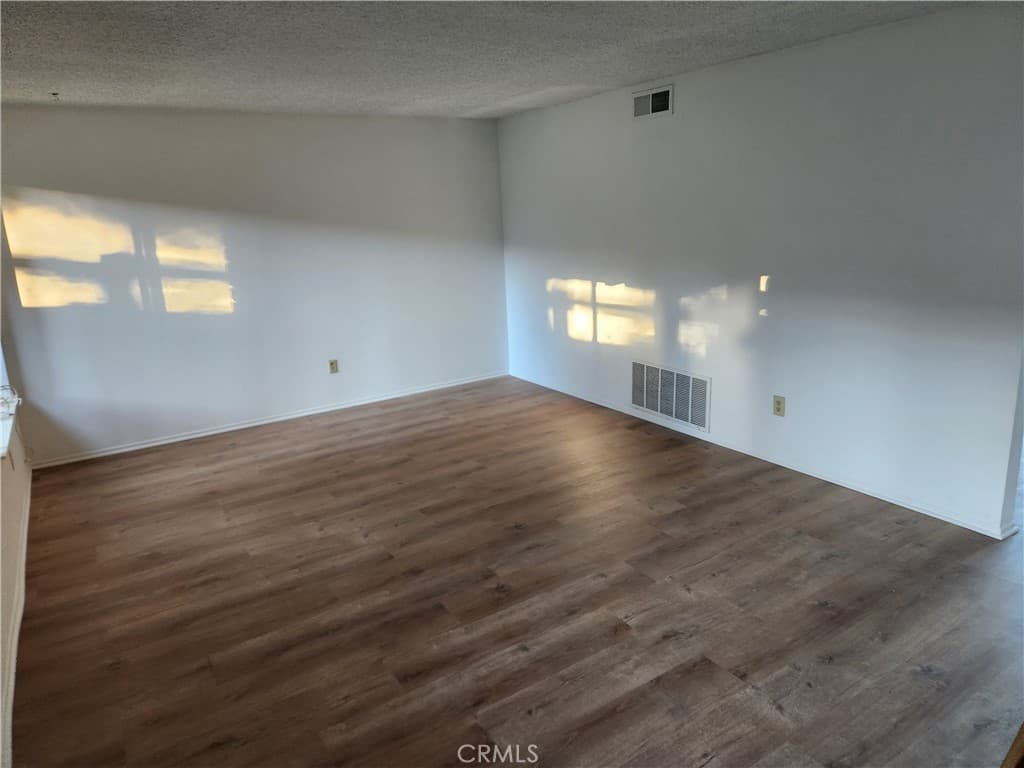 Townhouse at 607 Briarwood, San Dimas — photo 9 of 12
