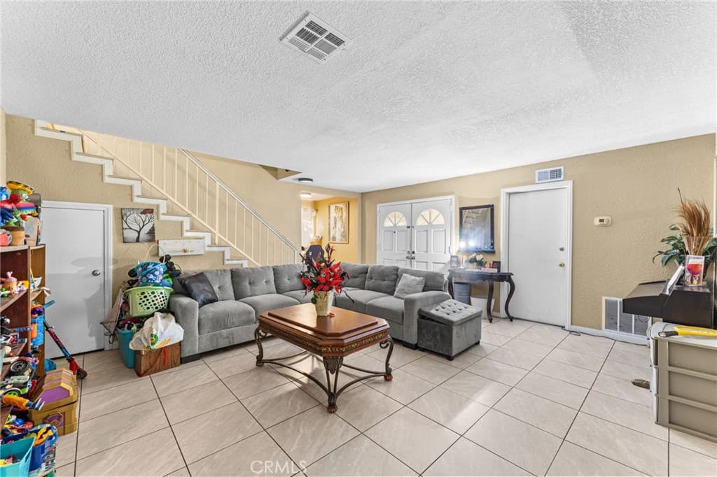 Home at 698 W Phillips, Pomona — photo 4 of 12