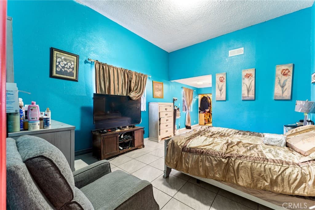 Home at 698 W Phillips, Pomona — photo 9 of 12