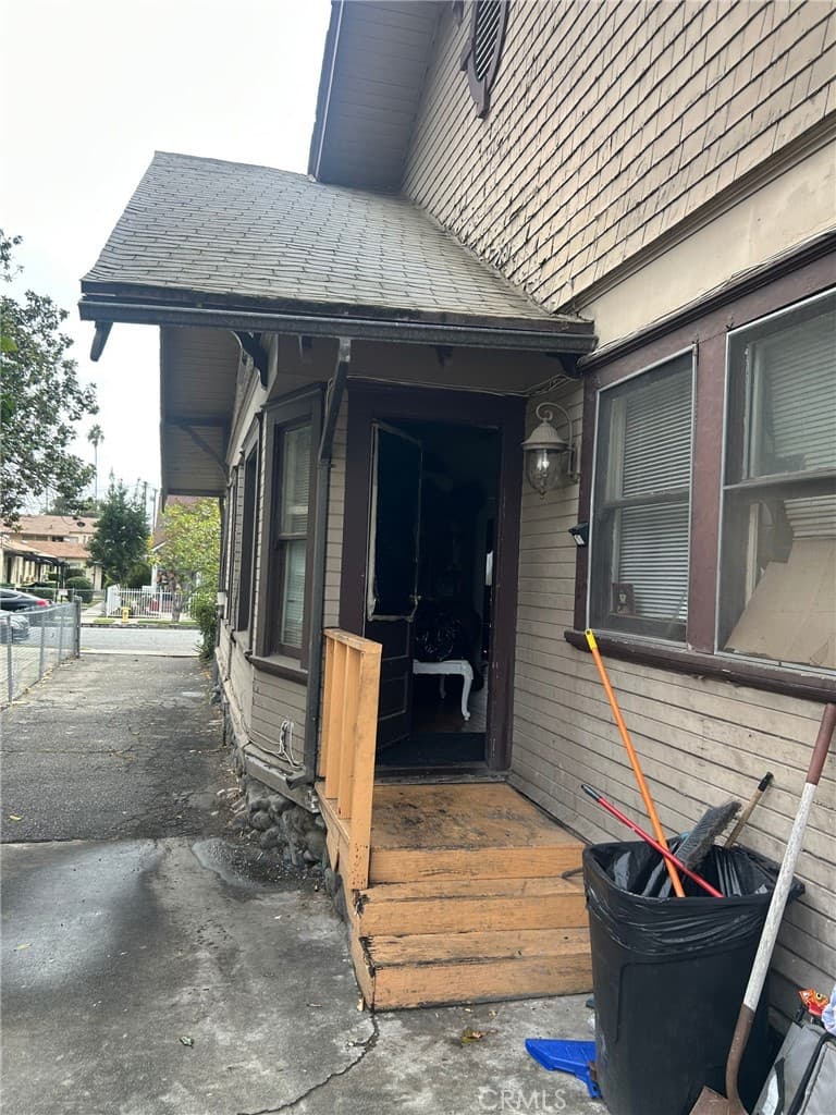 Home at 243 San Francisco, Pomona — photo 5 of 12