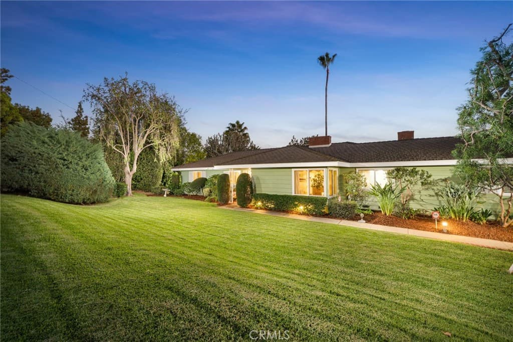 Home at 1032 W Leadora Avenue, Glendora — photo 2 of 12