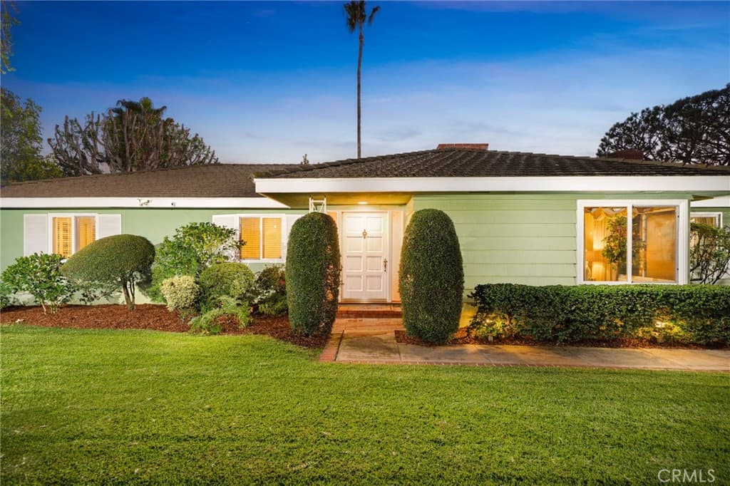 Home at 1032 W Leadora Avenue, Glendora — photo 3 of 12