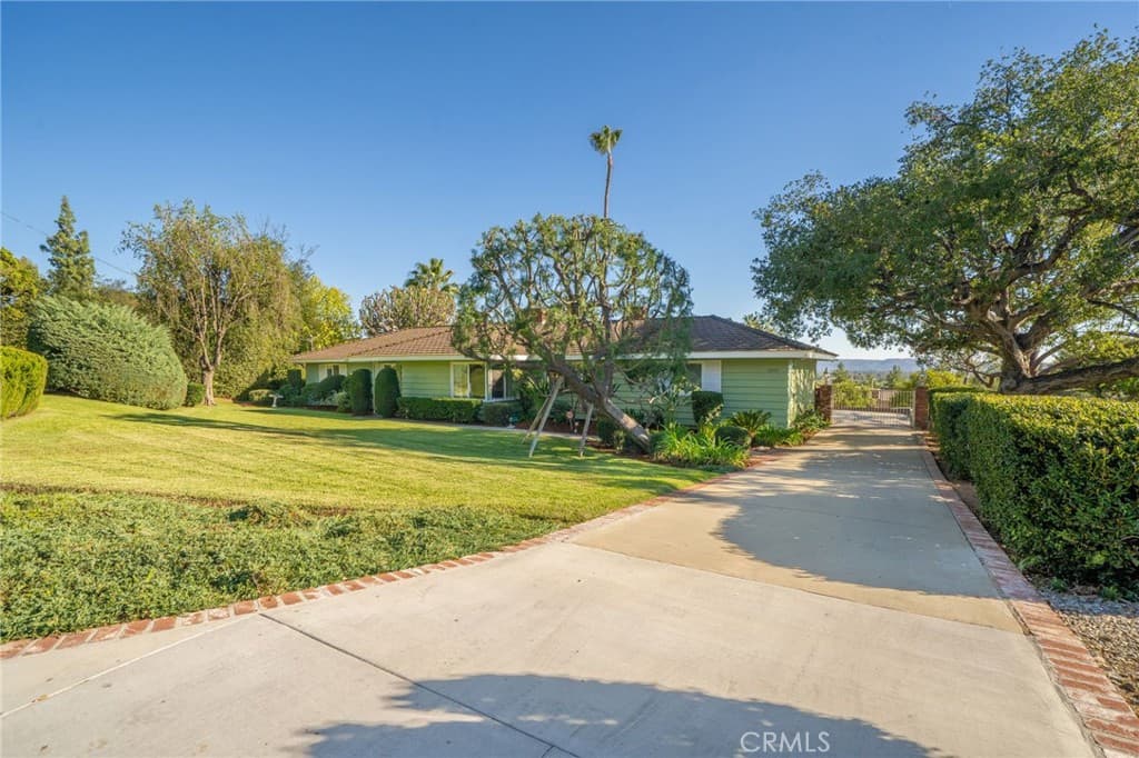 Home at 1032 W Leadora Avenue, Glendora — photo 6 of 12
