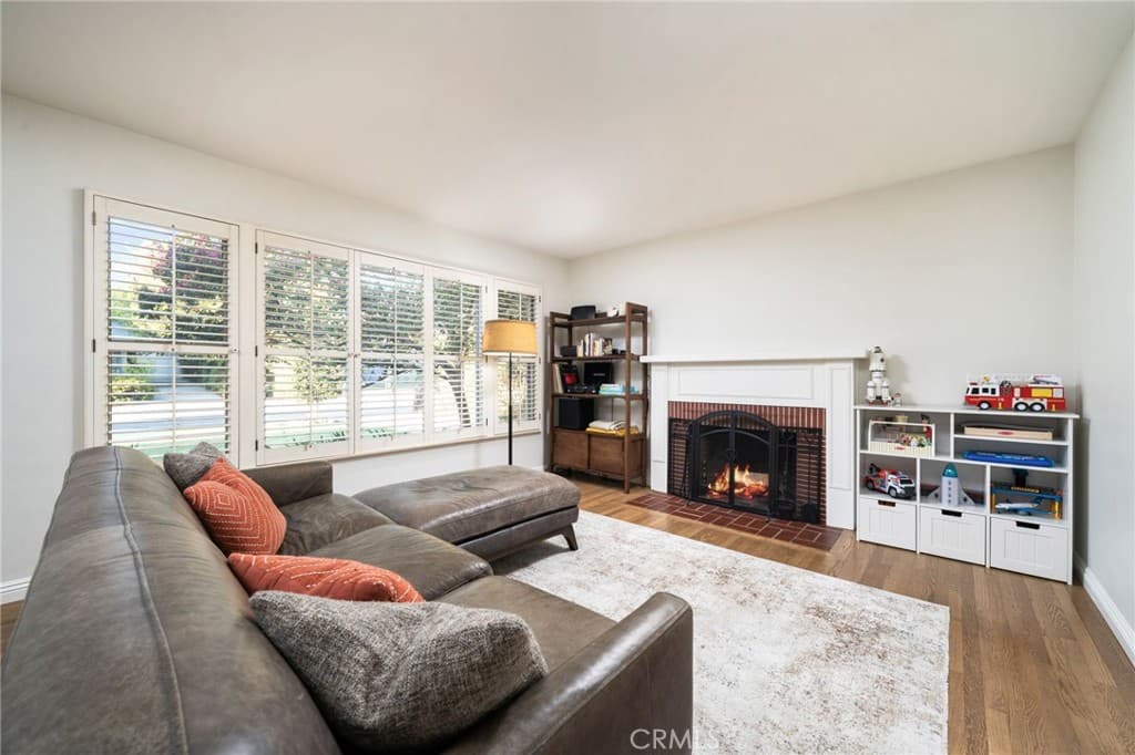 Home at 226 E Villanova, Claremont — photo 12 of 12