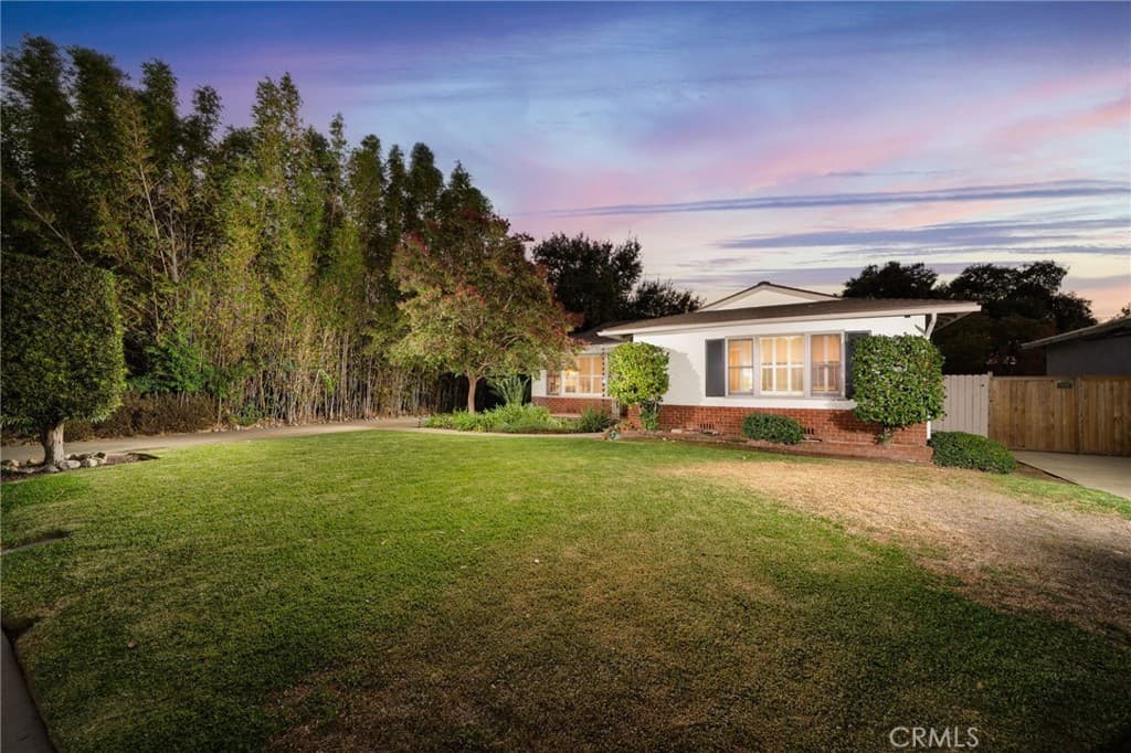 Home at 226 E Villanova, Claremont — photo 3 of 12