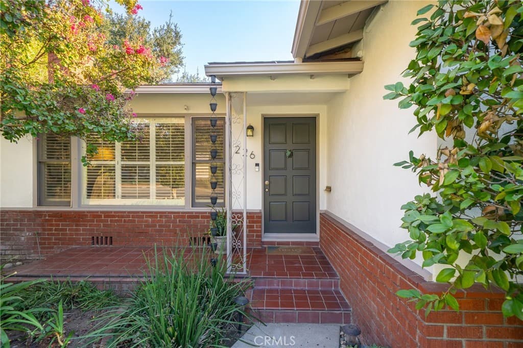Home at 226 E Villanova, Claremont — photo 8 of 12