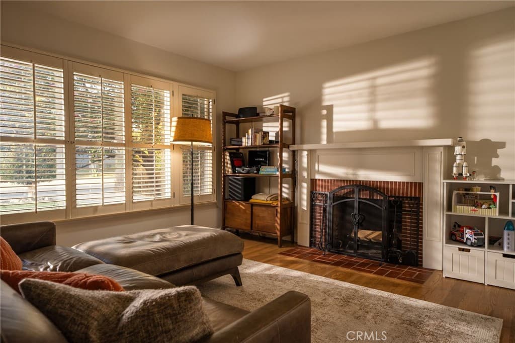 Home at 226 E Villanova, Claremont — photo 10 of 12