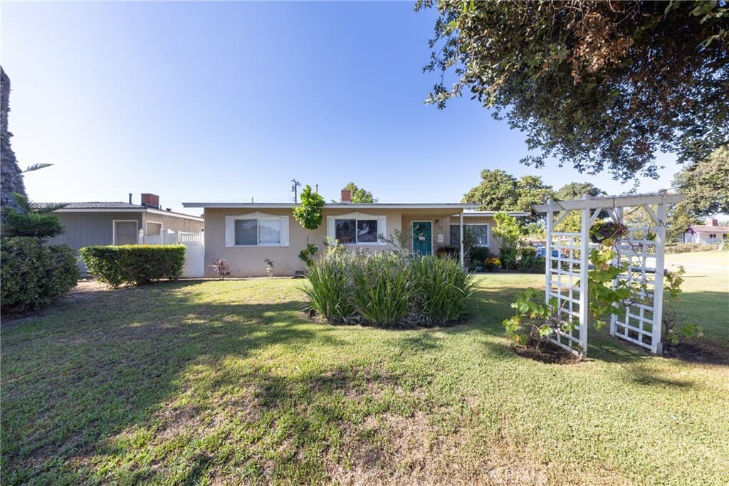 Home at 1122 W Service, West Covina — photo 2 of 12