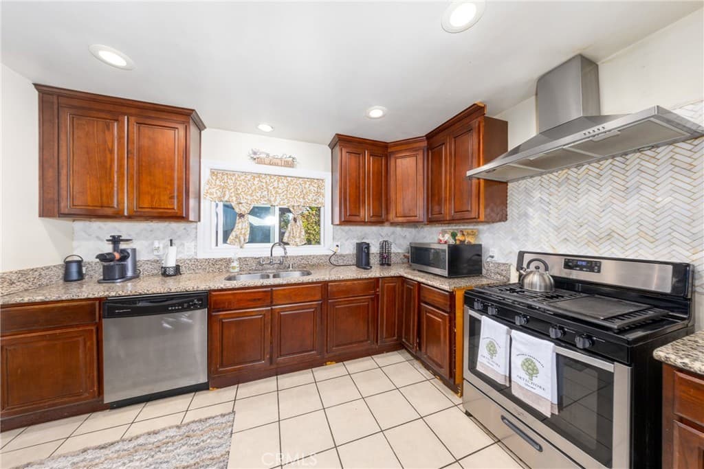 Home at 1122 W Service, West Covina — photo 9 of 12
