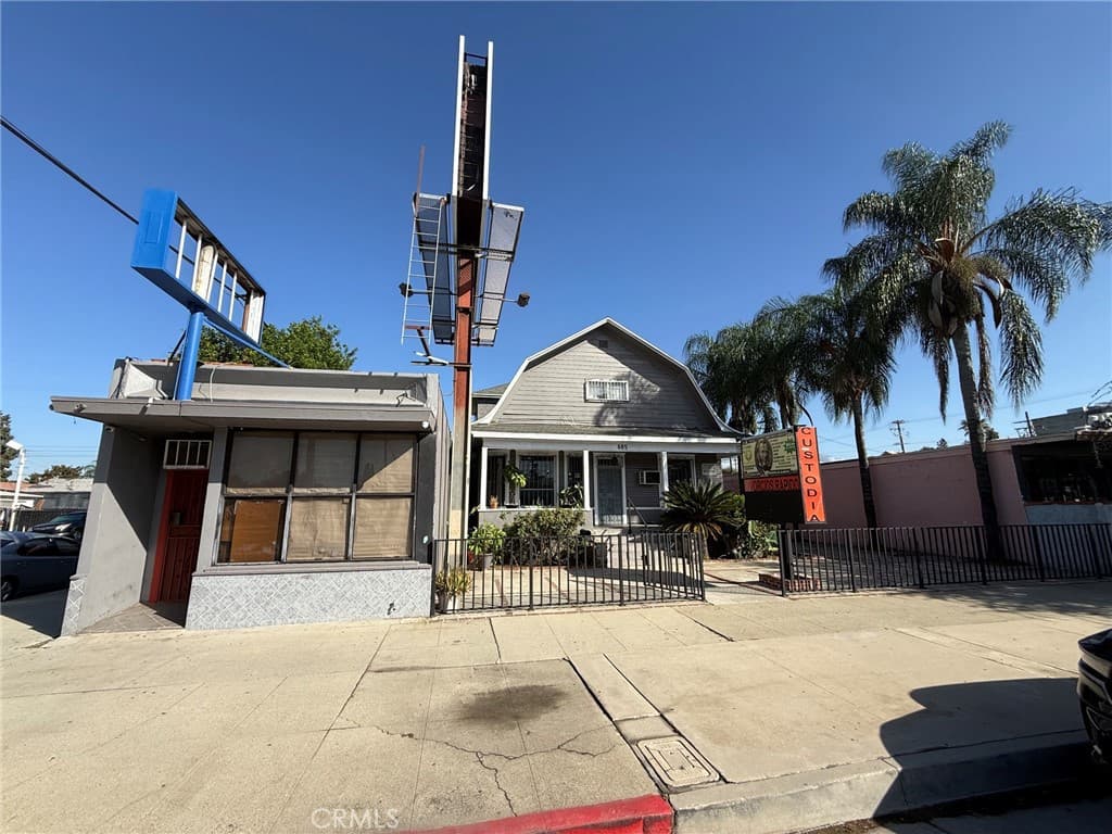 Commercial at 685 W Mission, Pomona — photo 2 of 12