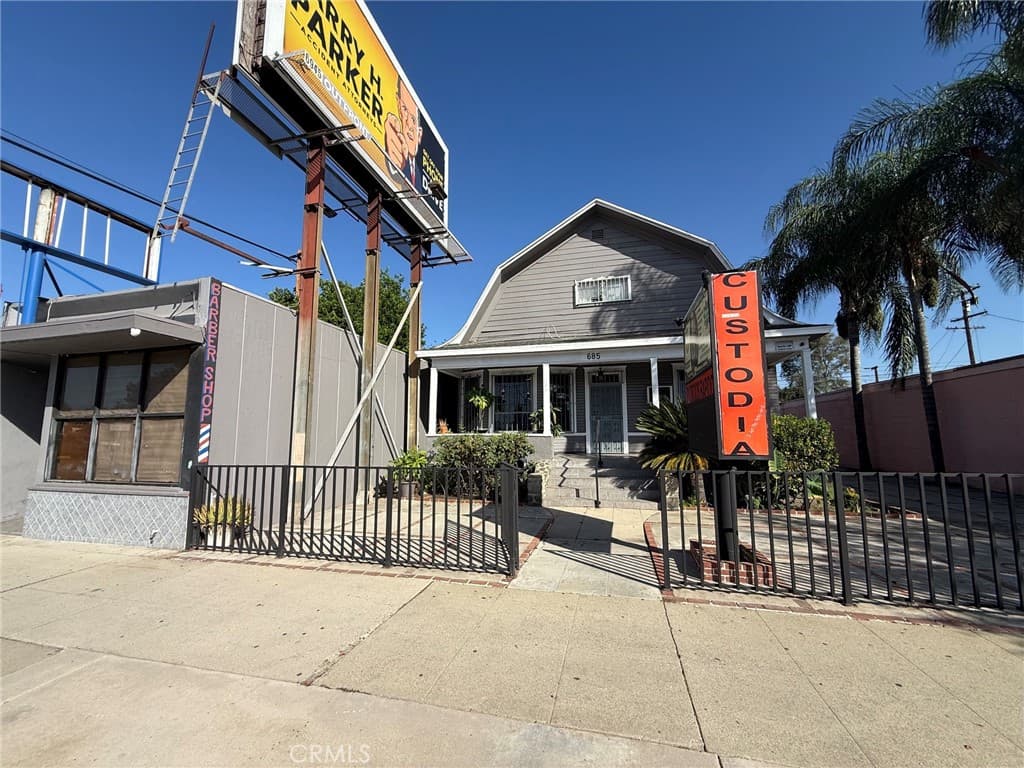 Commercial at 685 W Mission, Pomona — photo 3 of 12