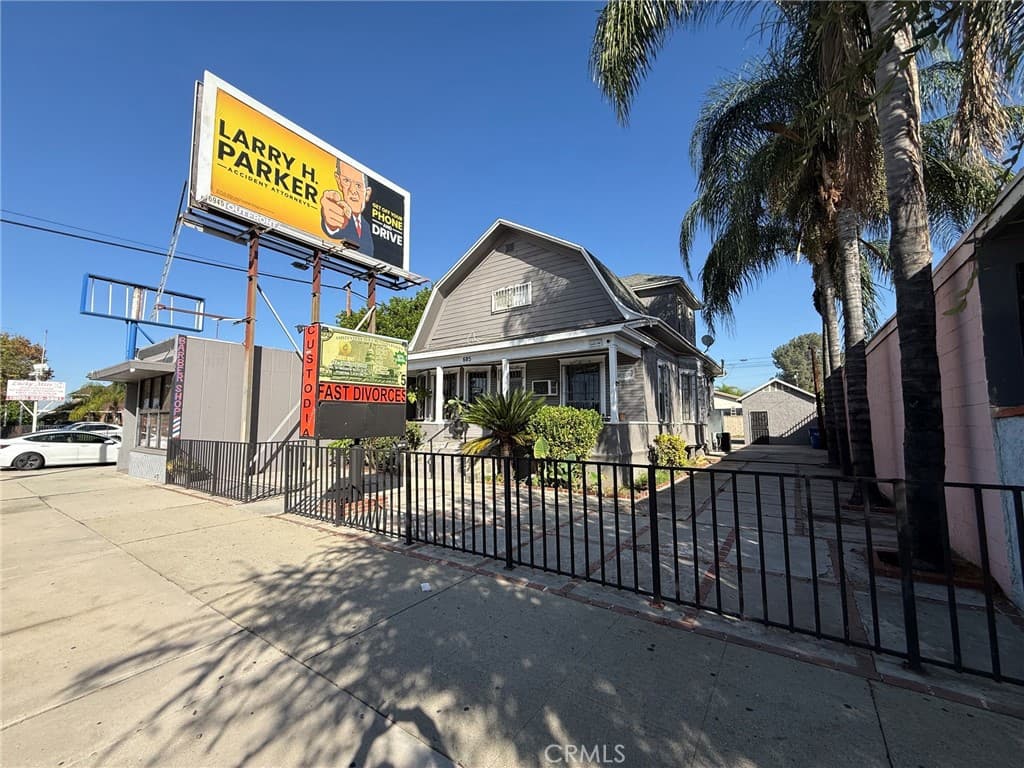 Commercial at 685 W Mission, Pomona — photo 4 of 12