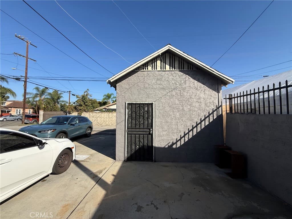 Commercial at 685 W Mission, Pomona — photo 6 of 12