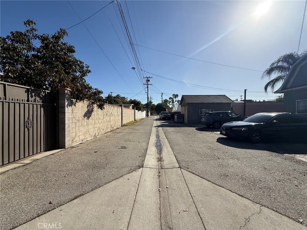 Commercial at 685 W Mission, Pomona — photo 10 of 12