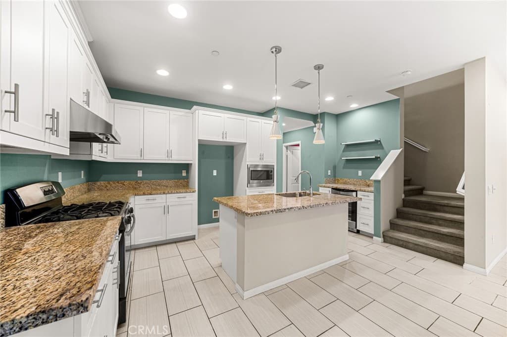 Condo at 118 Stonebridge, West Covina — photo 11 of 12