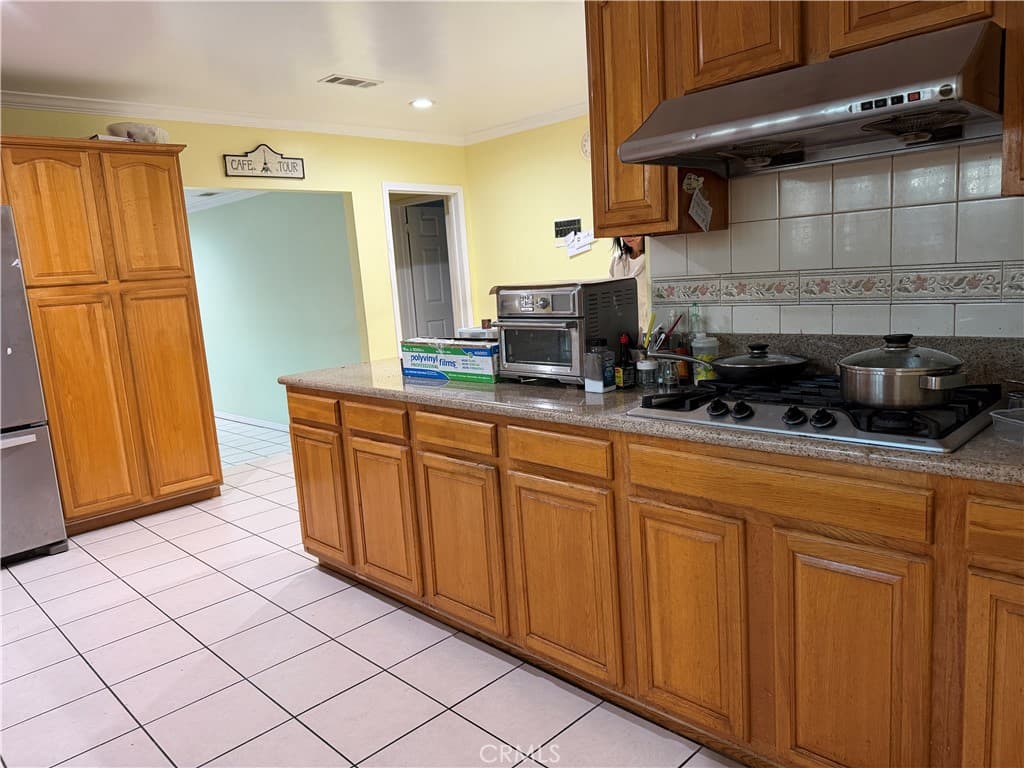 Home at 10512 Mildred, South El Monte — photo 10 of 12