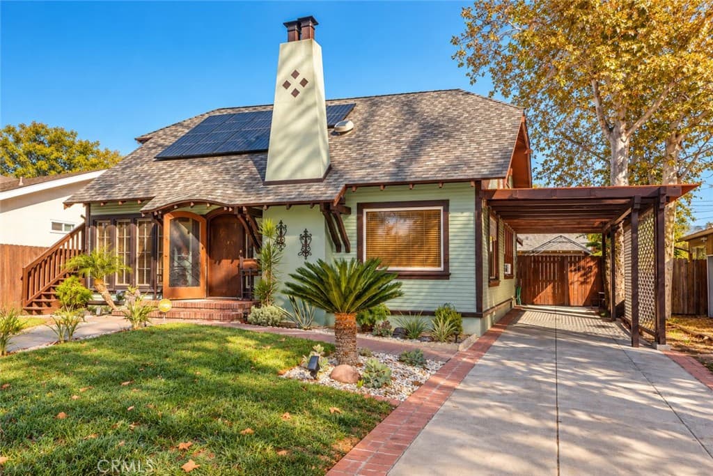 Home at 817 E Pasadena, Pomona — photo 2 of 12