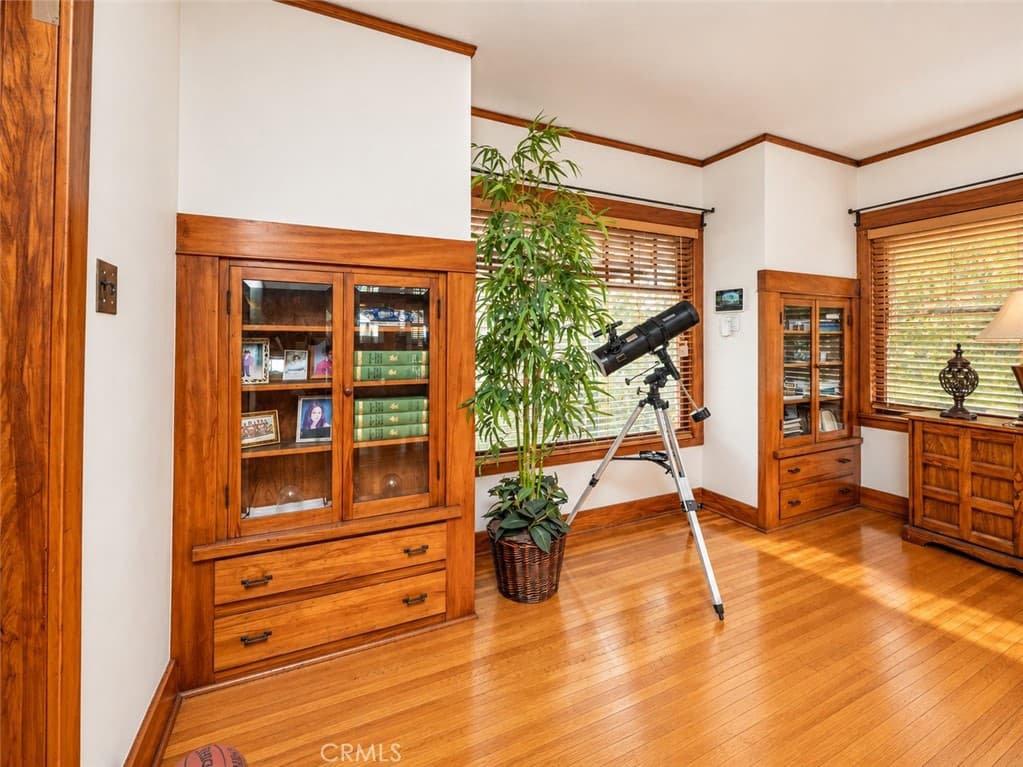 Home at 817 E Pasadena, Pomona — photo 5 of 12