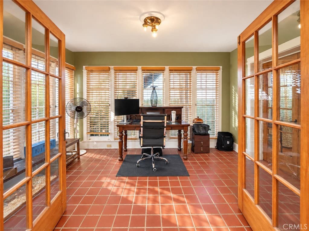 Home at 817 E Pasadena, Pomona — photo 7 of 12
