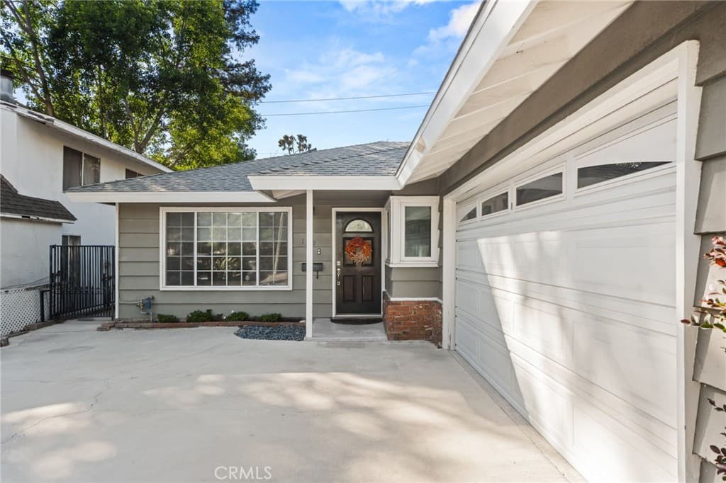 Home at 139 N Lincoln Place, Monrovia — photo 2 of 12