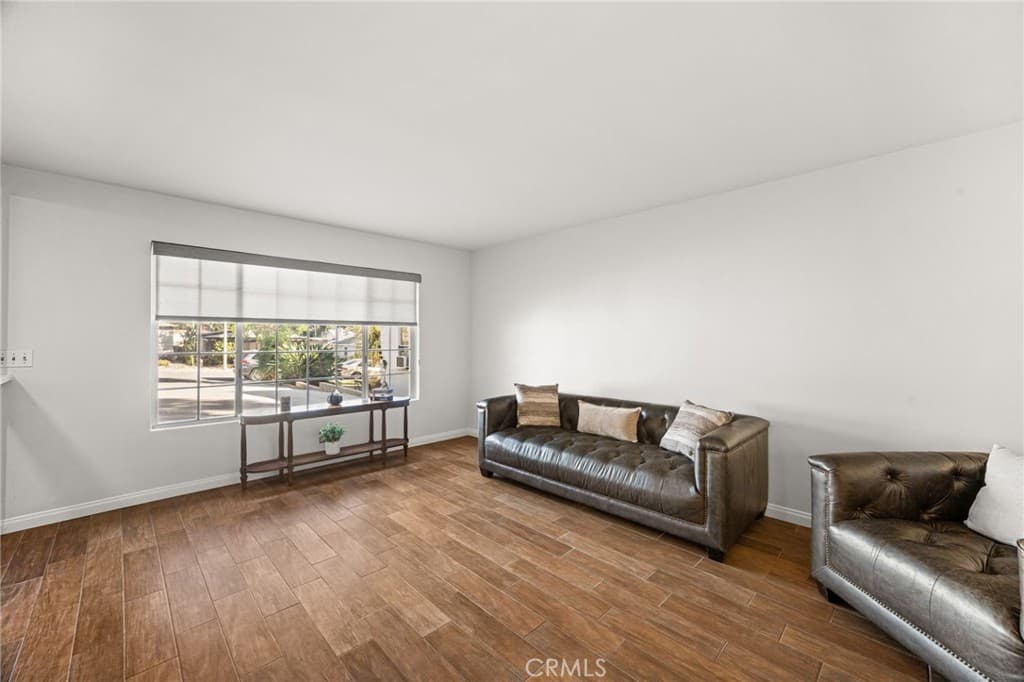 Home at 139 N Lincoln Place, Monrovia — photo 5 of 12