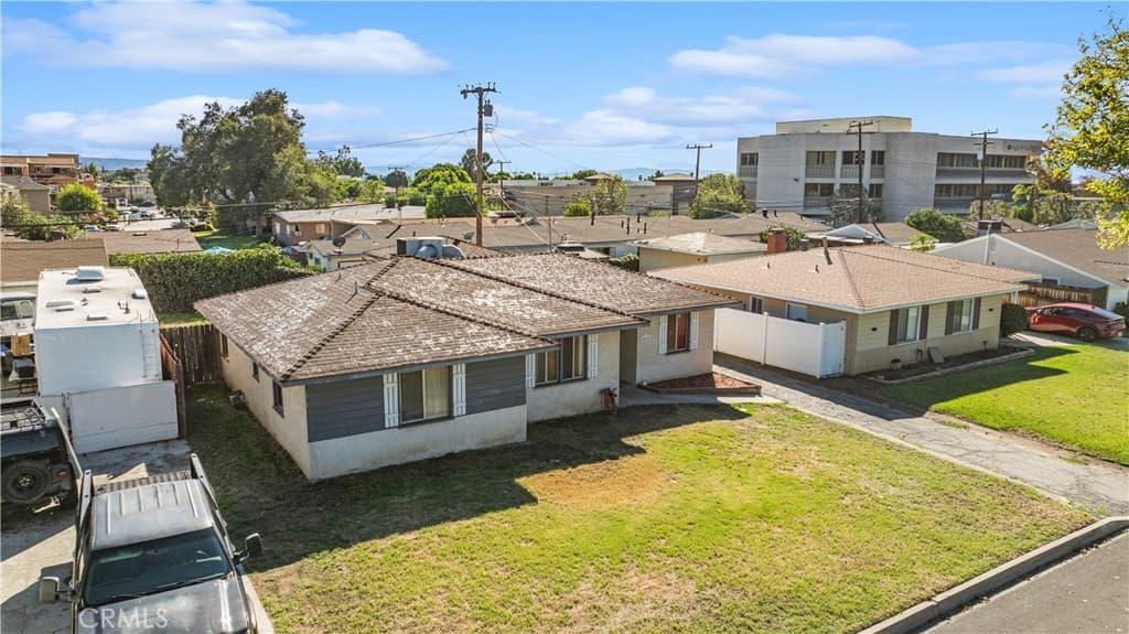 Home at 502 W Leeside, Glendora — photo 4 of 12