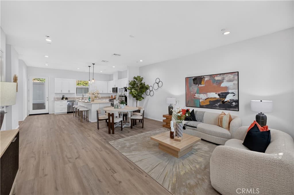 Townhouse at 816 Francesca, Walnut — photo 6 of 12