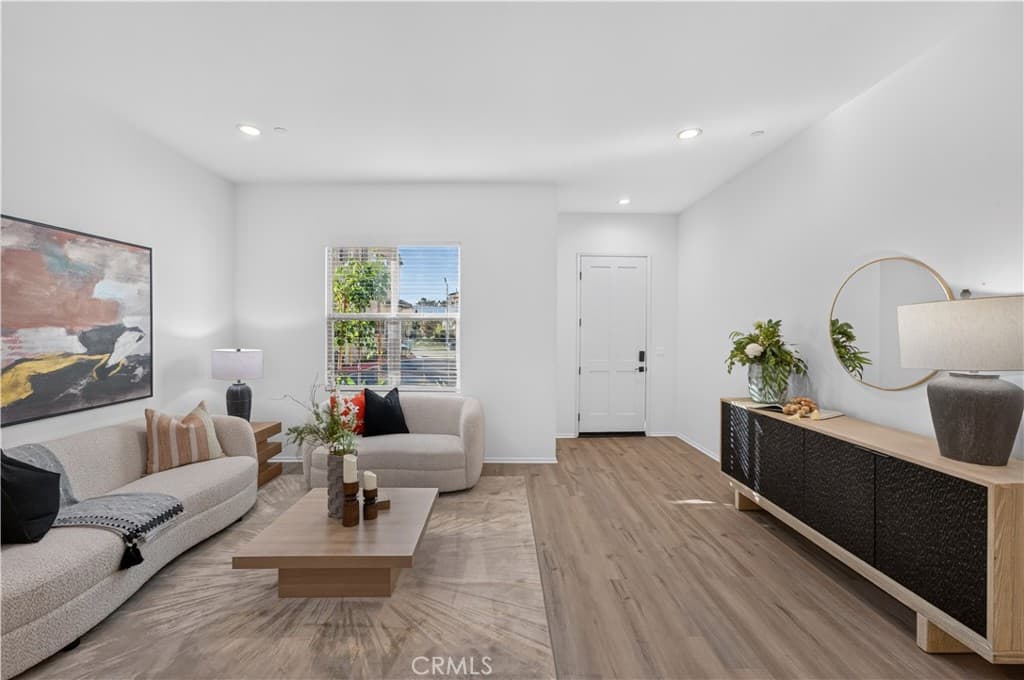 Townhouse at 816 Francesca, Walnut — photo 7 of 12