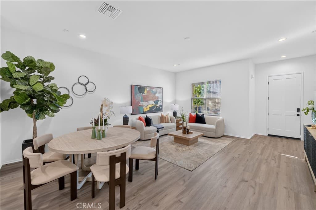 Townhouse at 816 Francesca, Walnut — photo 10 of 12