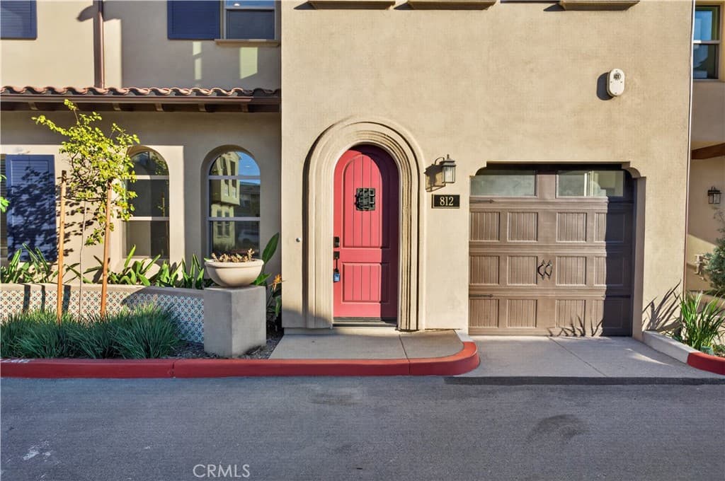 Townhouse at 812 Francesca, Walnut — photo 3 of 12