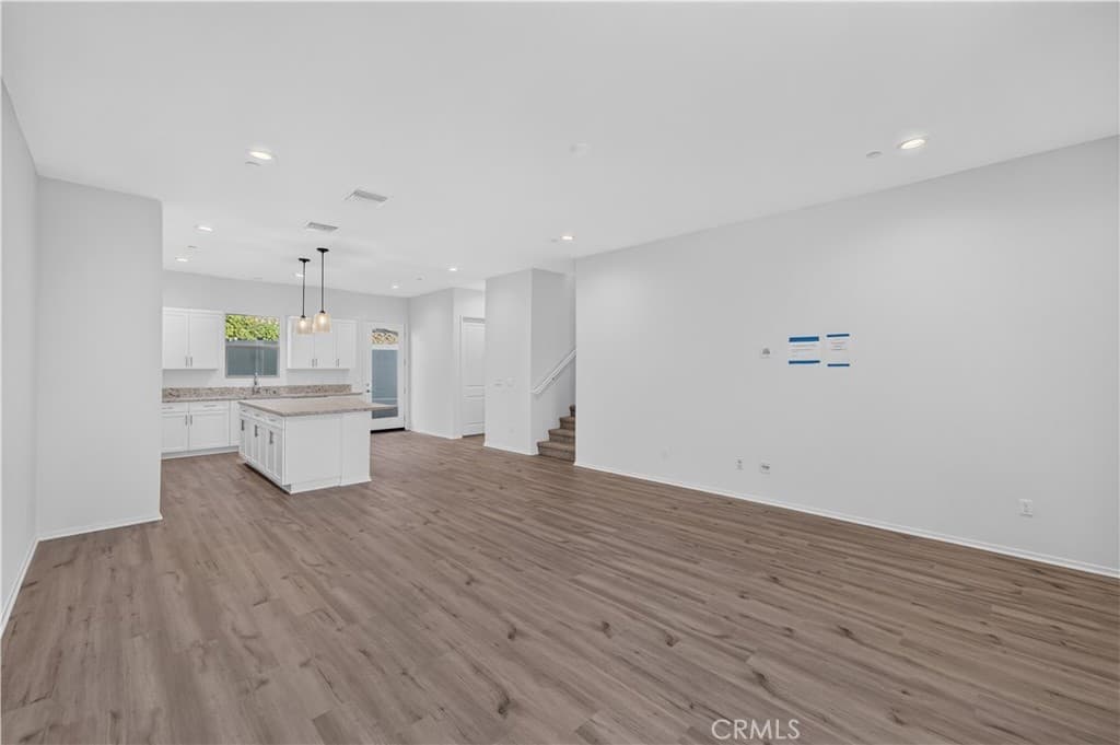 Townhouse at 812 Francesca, Walnut — photo 4 of 12