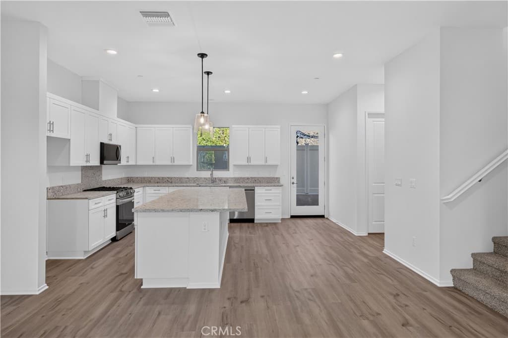Townhouse at 812 Francesca, Walnut — photo 7 of 12