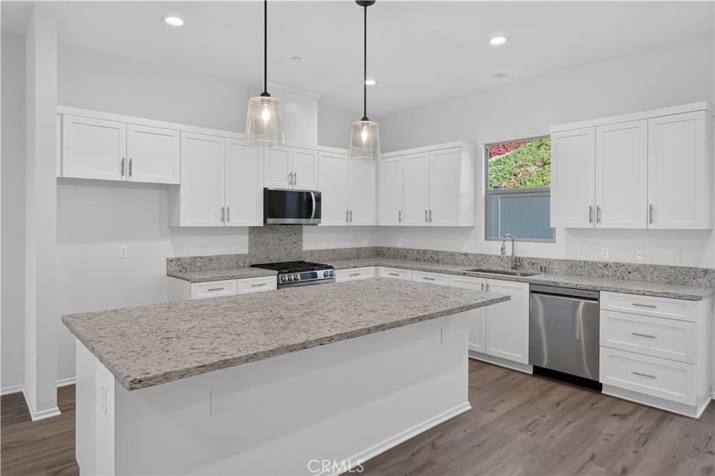Townhouse at 812 Francesca, Walnut — photo 9 of 12