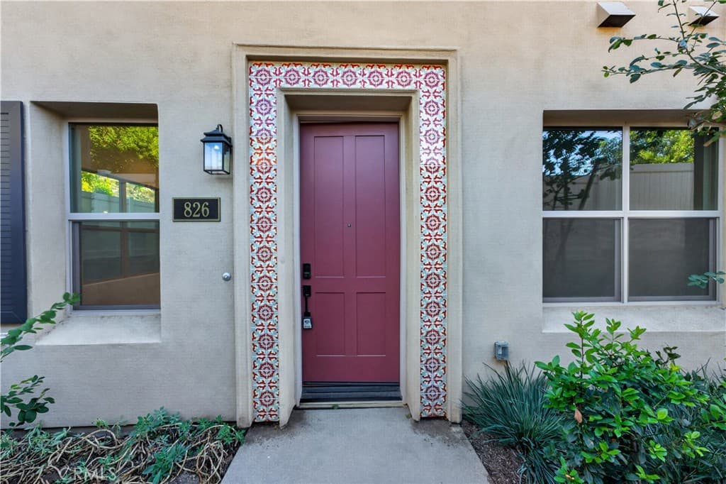 Townhouse at 826 Francesca, Walnut — photo 5 of 12