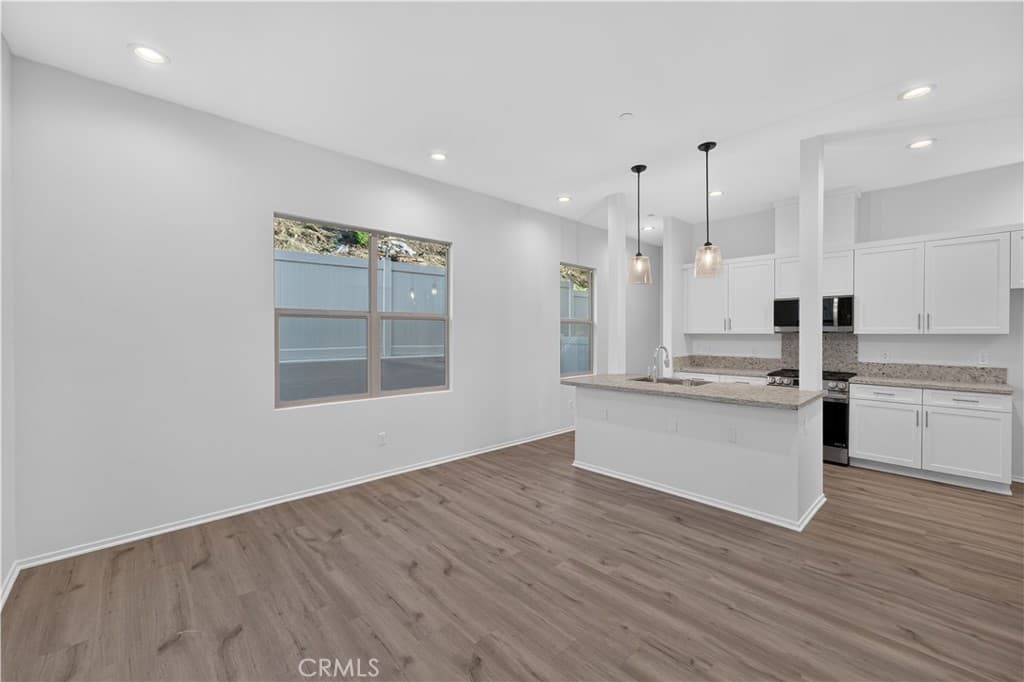 Townhouse at 826 Francesca, Walnut — photo 6 of 12