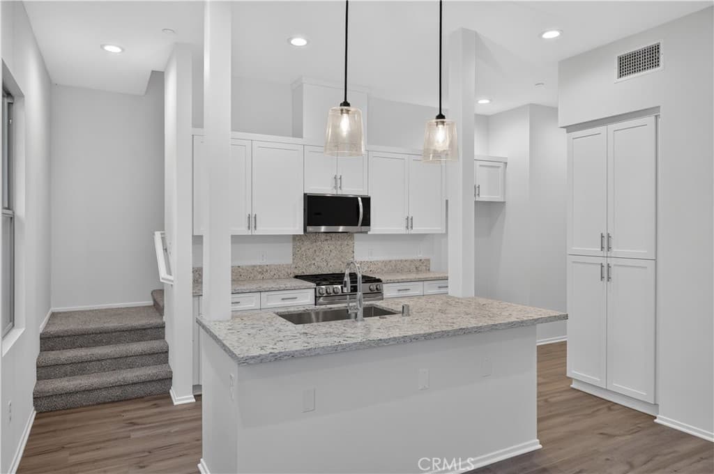 Townhouse at 826 Francesca, Walnut — photo 9 of 12