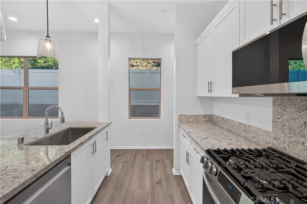 Townhouse at 826 Francesca, Walnut — photo 10 of 12