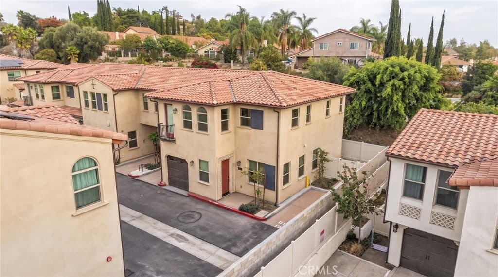 Townhouse at 810 Francesca, Walnut — photo 3 of 12