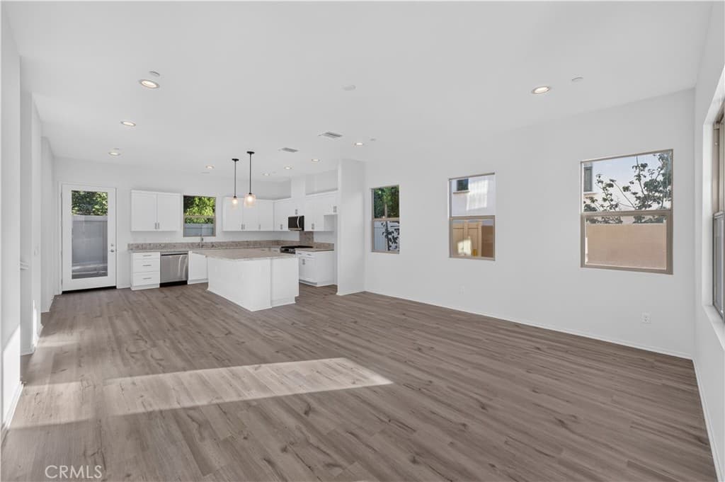 Townhouse at 810 Francesca, Walnut — photo 4 of 12