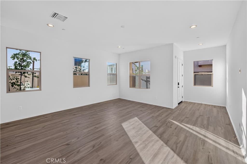 Townhouse at 810 Francesca, Walnut — photo 6 of 12
