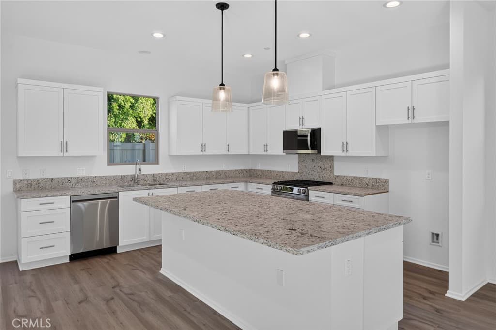 Townhouse at 810 Francesca, Walnut — photo 8 of 12